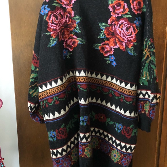 Farm Rio Black Tapestry Floral Cardigan Sweater NWT Size XL. Rare! - Picture 6 of 7